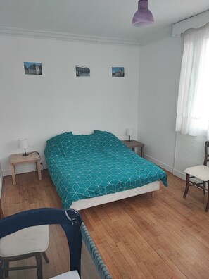 3 bedrooms, desk, iron/ironing board, travel crib - Detached house (Franconville)