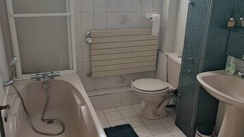 Towels, soap, shampoo, toilet paper