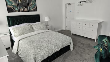 Superior Double Room, Non Smoking, City View | Egyptian cotton sheets, premium bedding, individually decorated