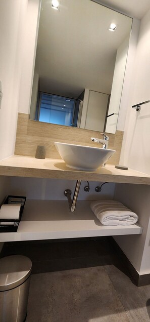 Bathroom - Luxury Modern Apartment Puerto Retiro (Buenos Aires)