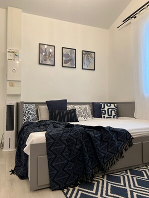 1 chambre, fer et planche à repasser, lit parapluie, Wi-Fi