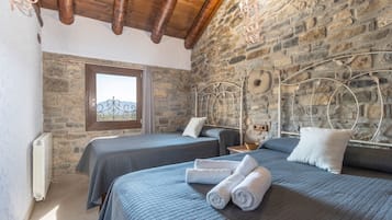 3 bedrooms, free WiFi, bed sheets