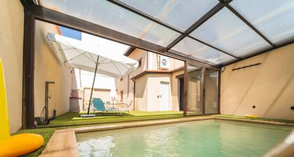 Country House 'Nueve Villas' with Private Garden and Wi-Fi