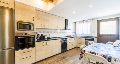 Country House 'Nueve Villas' with Private Garden and Wi-Fi
