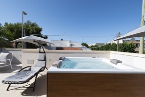 Bain à remous extérieur