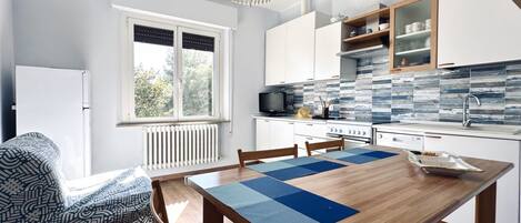 Kühlschrank, Ofen, Geschirrspüler