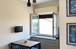 Dining - S340 - Sirolo, new two-room apartment in the center with parking space (Sirolo)