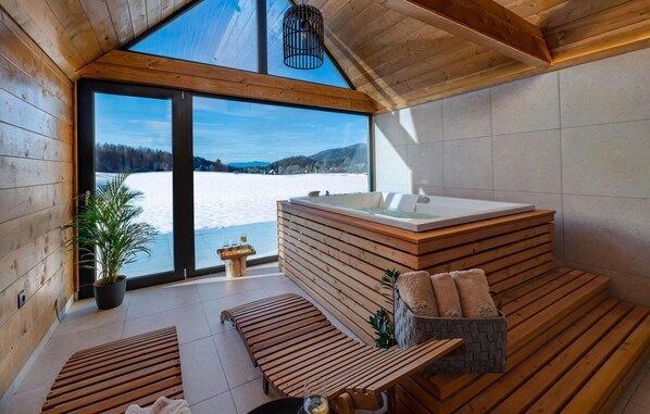 Indoor spa tub