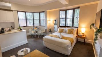 1 bedroom, desk, iron/ironing board, WiFi