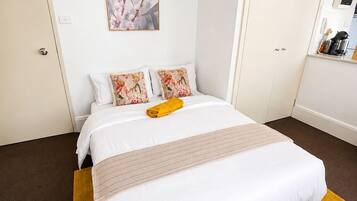 1 bedroom, desk, iron/ironing board, WiFi