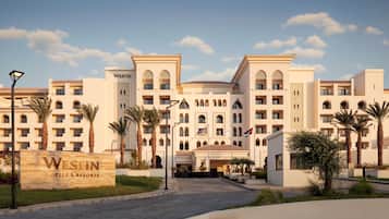 المنشأة من الخارج