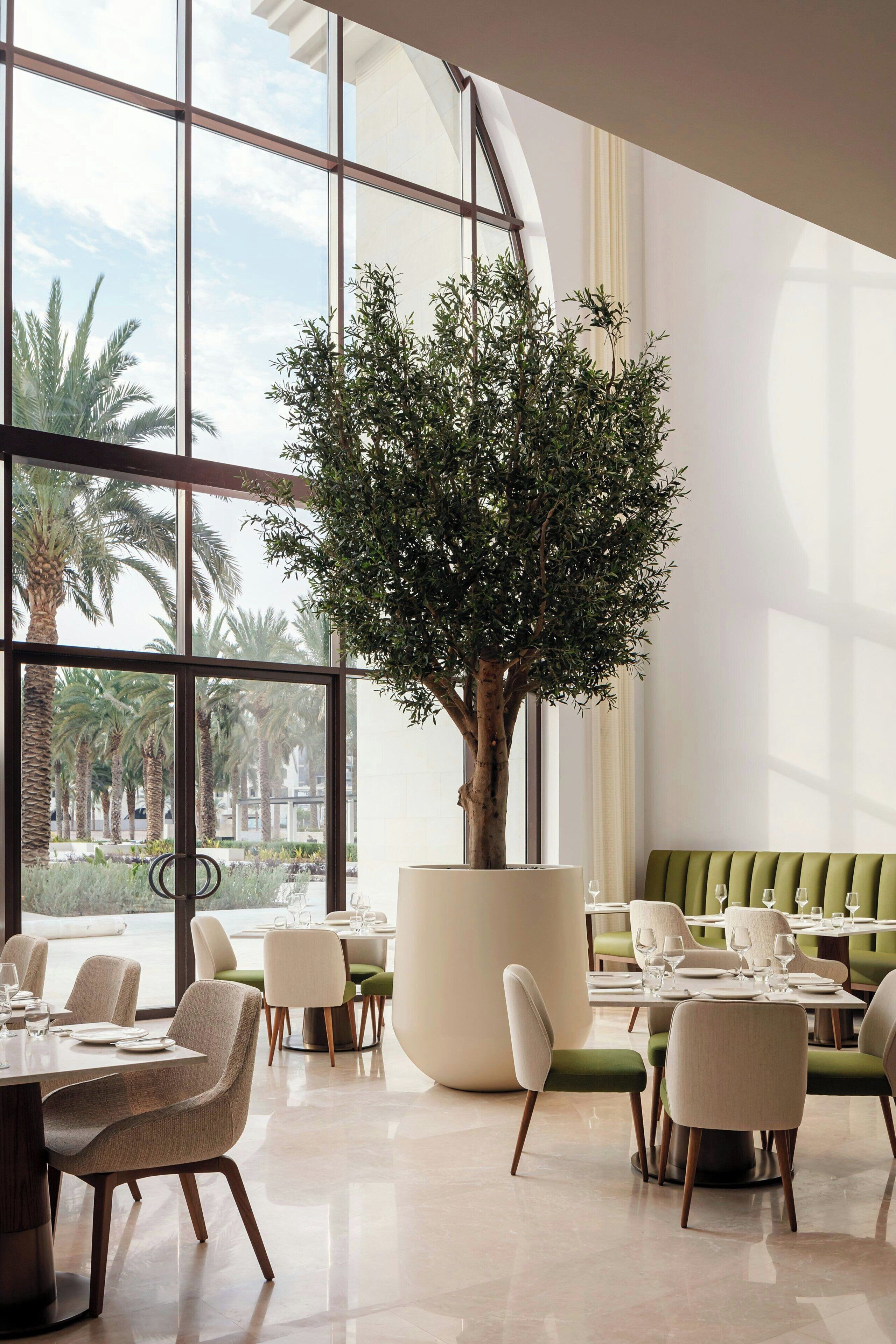 3 restaurants; ze serveren er ontbijt, lunch en diner 
