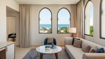 Executive Suite, 1 King Bed, Balcony, Pool View | Lounge | Lobby lounge, ocean views, open daily