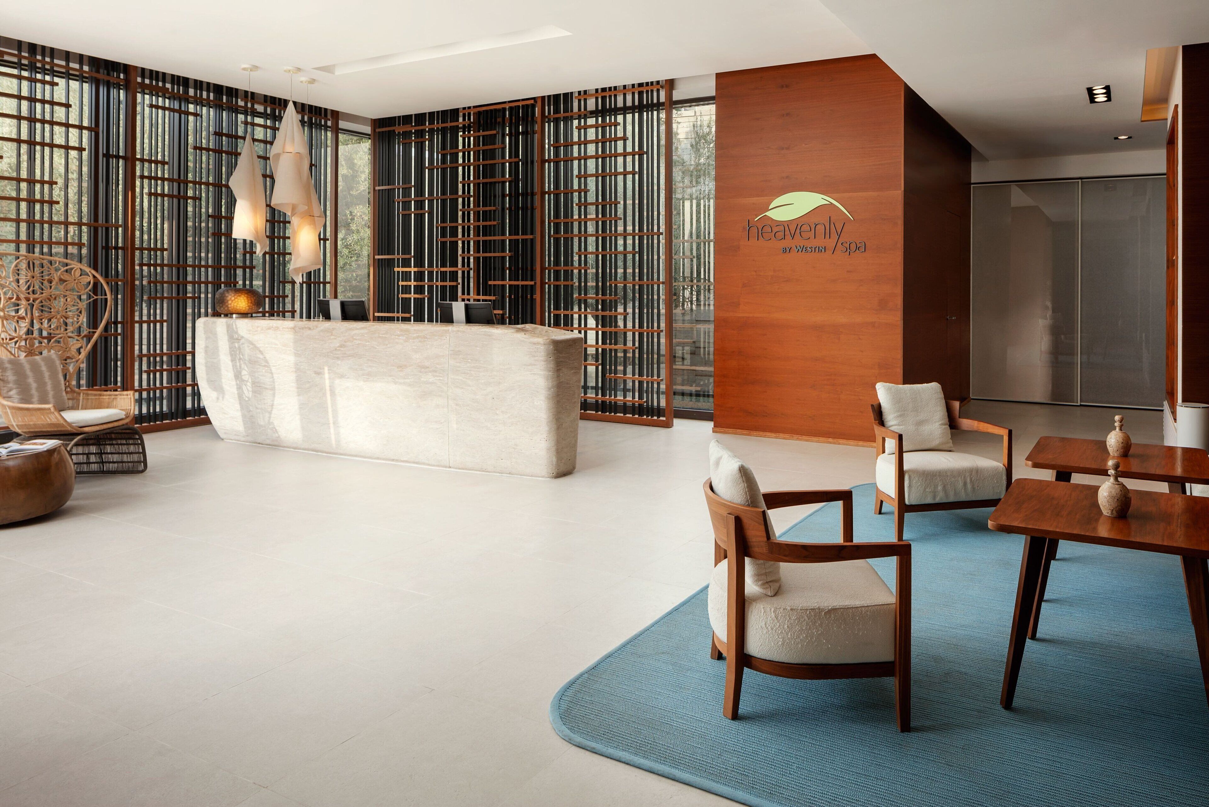 Couples treatment rooms, sauna, hot tub, steam room, body treatments