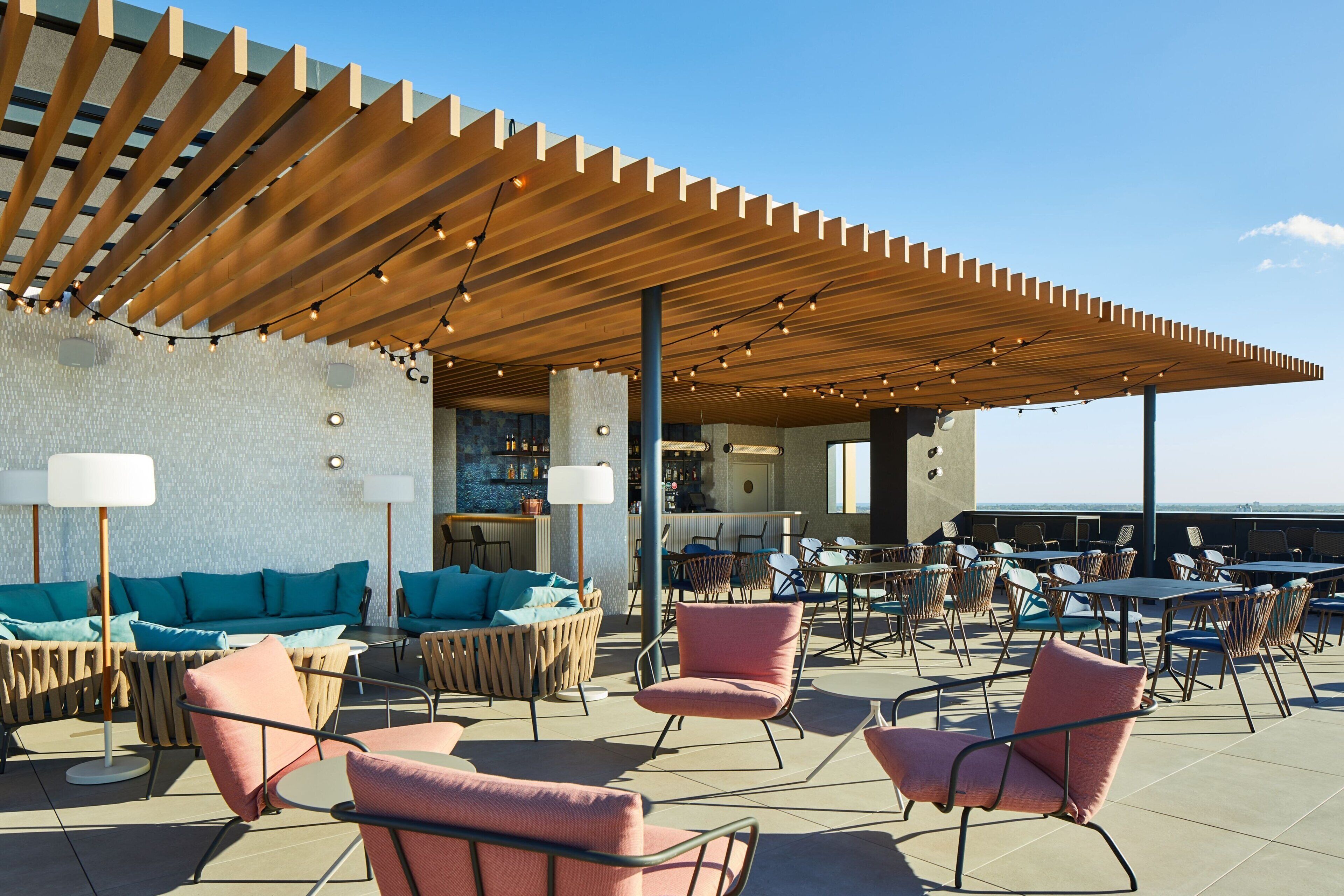 2 bares y 1 bar en la azotea