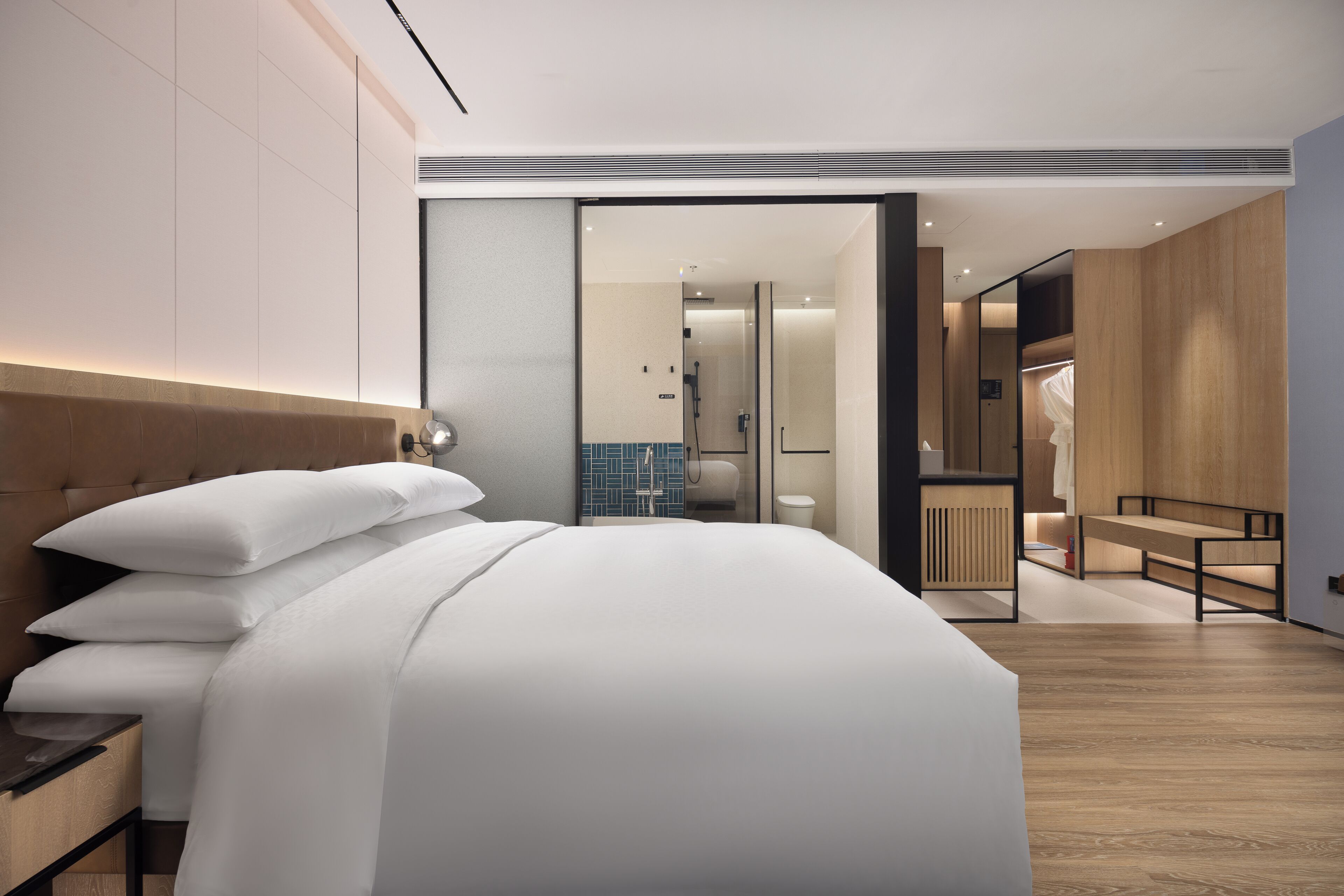 Superior Room, 1 King Bed, City View | Minibar, in-room safe, blackout drapes, free cribs/infant beds