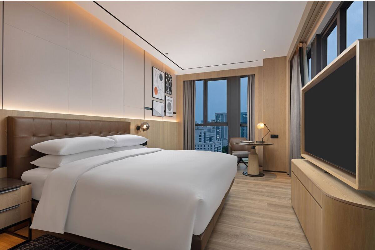 Superior-Zimmer, 1 King-Bett, Stadtblick