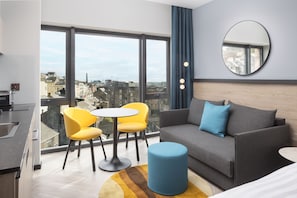 In-room safe, desk, laptop workspace, soundproofing - Residence Inn by Marriott Cork (Cork)