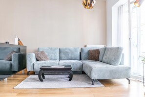 Living area - Modern 1BR + 1LR Apartment in Vienna’s Downtown (Vienna)