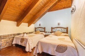 2 bedrooms, free WiFi, bed sheets - Apartment 'Larrás' with Mountain View, Shared Garden and Wi-Fi (Borrastre)