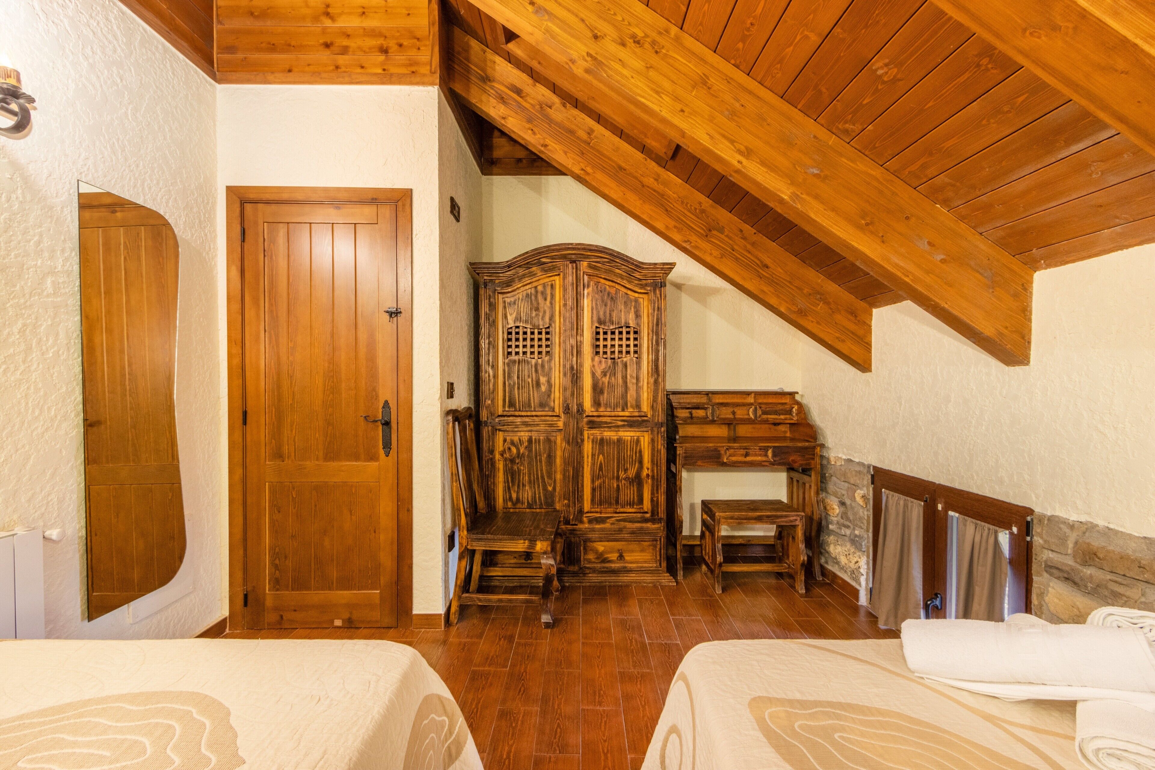 2 habitaciones, wifi gratis y ropa de cama 