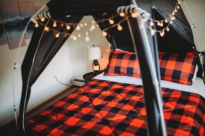 2 habitaciones, escritorio, tabla de planchar con plancha y wifi gratis 