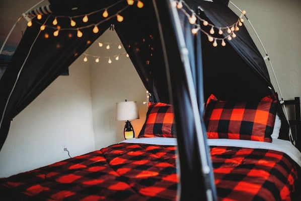 2 bedrooms, desk, iron/ironing board, free WiFi