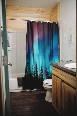 Secador de pelo, toallas