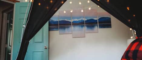 2 bedrooms, desk, iron/ironing board, free WiFi