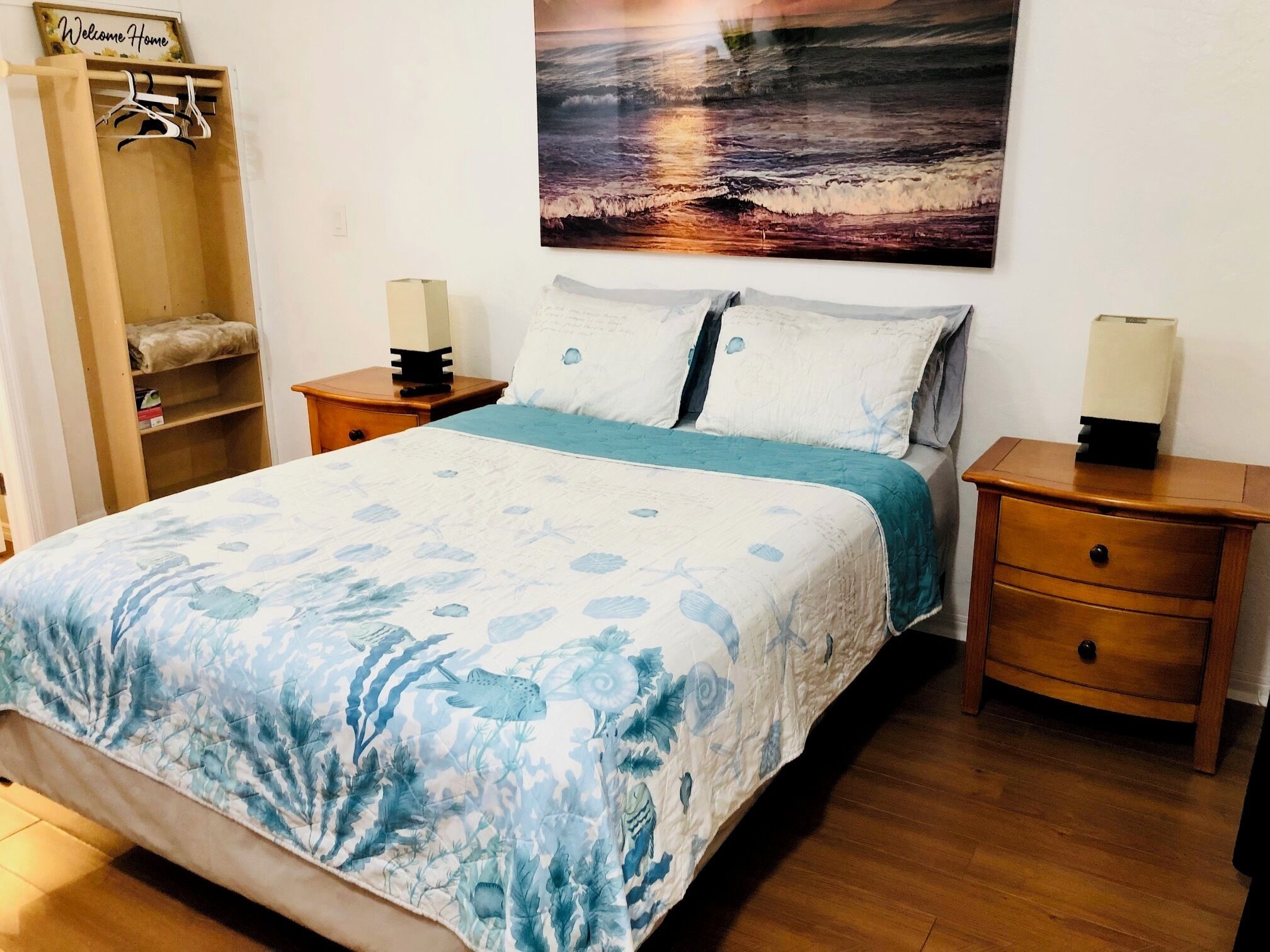 Hollywood Florida cozy studio Room: beach, shopping & more at your fingertips.