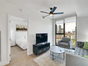 1 sovrum, skrivbord, strykjärn/strykbräda och gratis wi-fi