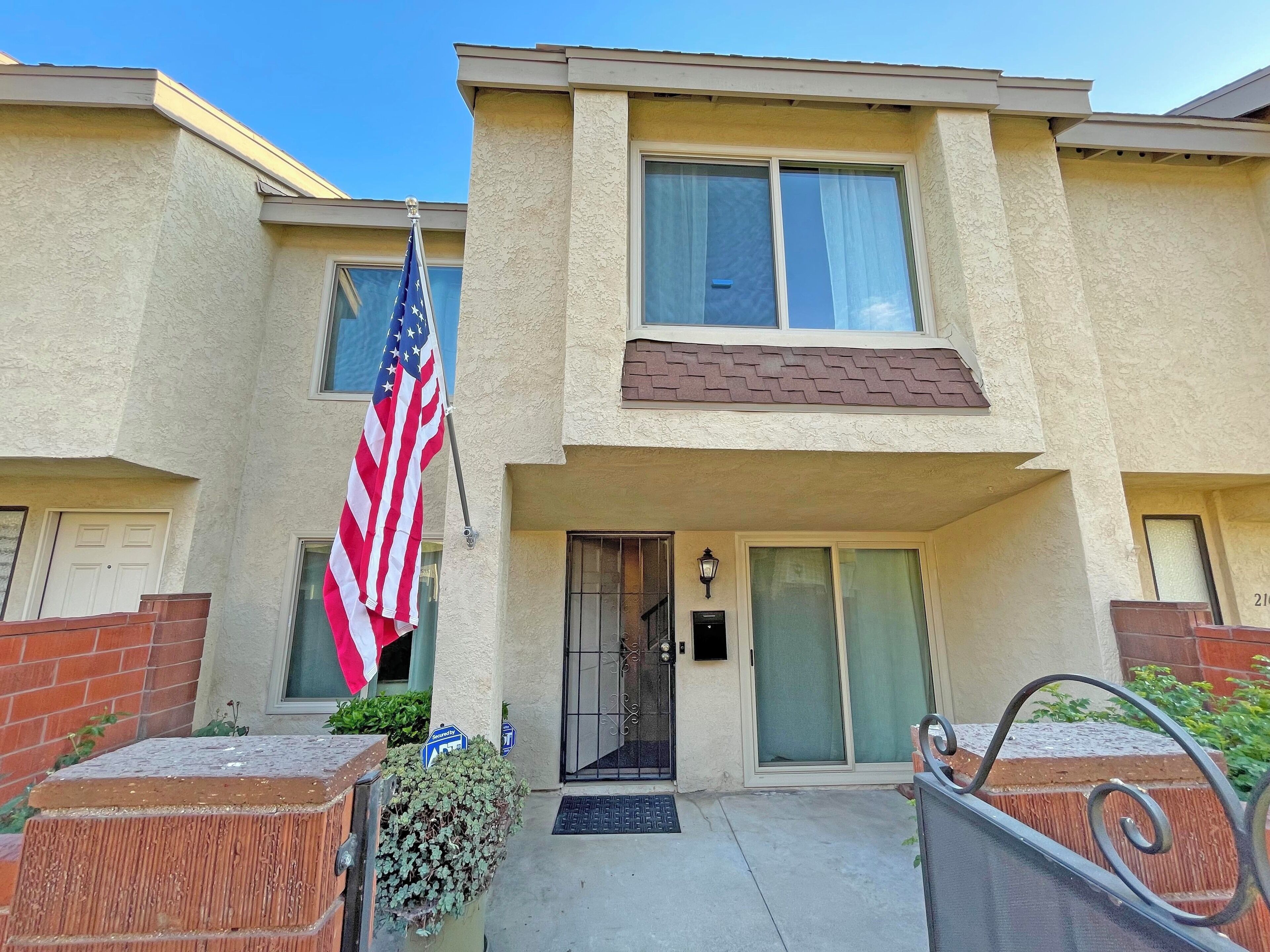 Fully Remodeled Disney & Beaches Condo! 