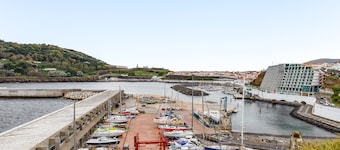 Holiday Home 'Vista Das Estrelas M4' with Sea View, Wi-Fi and Air Conditioning