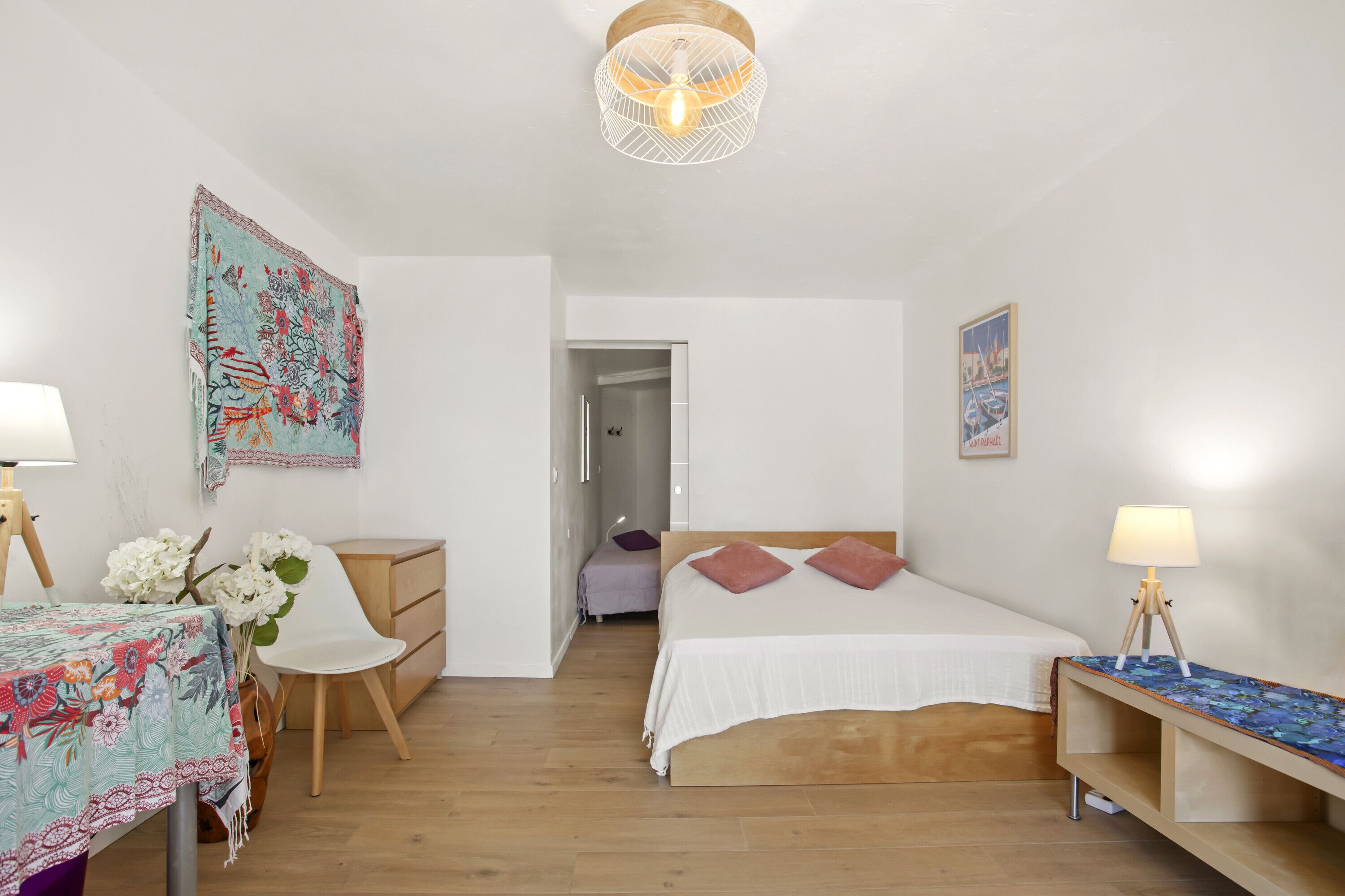 1 dormitorio, tabla de planchar con plancha, wifi gratis y ropa de cama