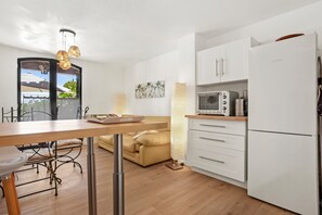 Interior - Villa 'La Colline' with Sea View, Wi-Fi and Air Conditioning (Saint-Raphaël)