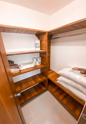 3 habitaciones y muebles diferentes