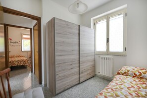 3 chambres, fer et planche à repasser, accès Internet, draps fournis