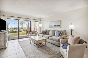 Smart TV - Surf & Racquet B110 - Hosted by Moore AI Rentals (Fernandina Beach)