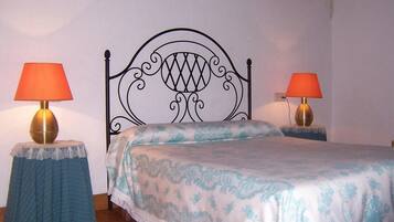 5 slaapkamers, een strijkplank/strijkijzer, gratis wifi, beddengoed