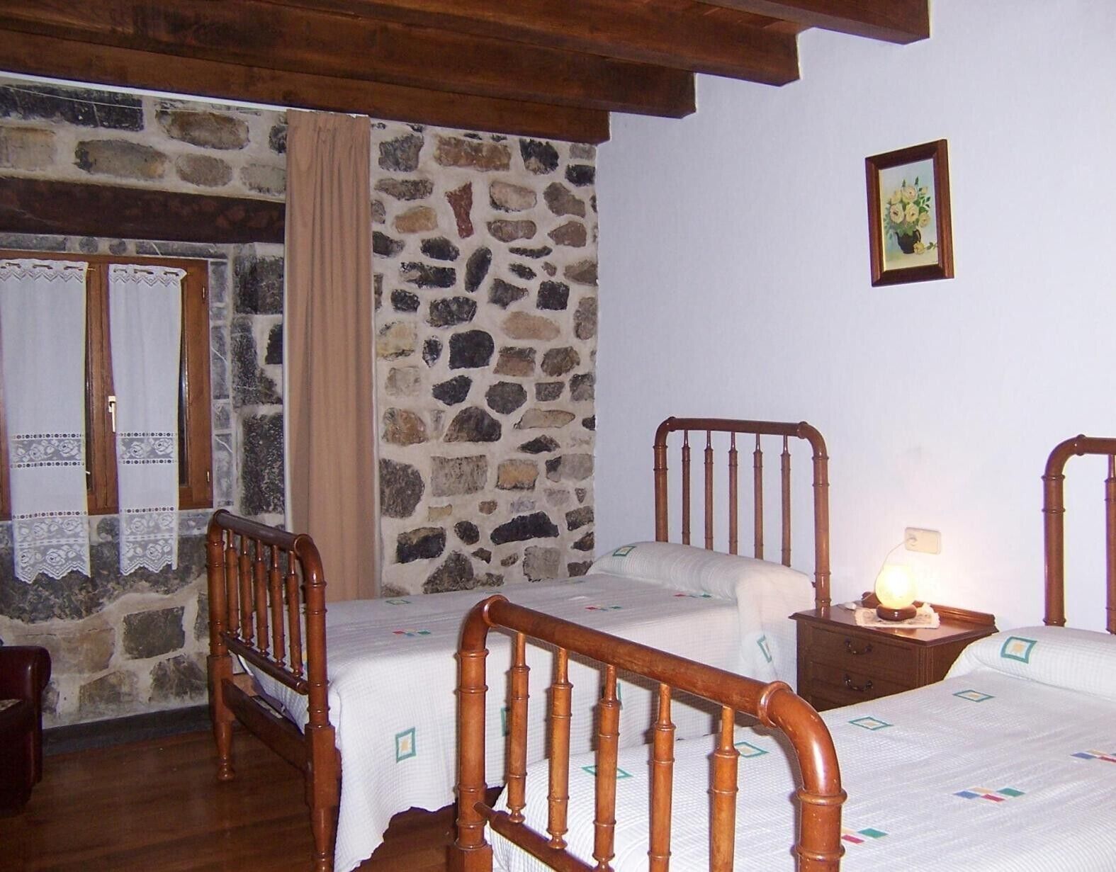 5 bedrooms, iron/ironing board, free WiFi, bed sheets