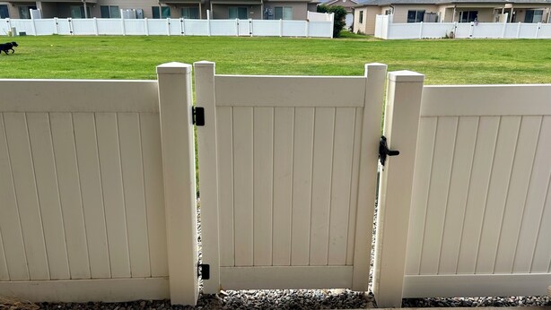 A gated residential area with houses in the background. - NEW LISTING- Brookwillow Retreat (Grand Junction)