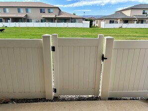 A gated residential area with houses in the background. - NEW LISTING- Brookwillow Retreat (Grand Junction)