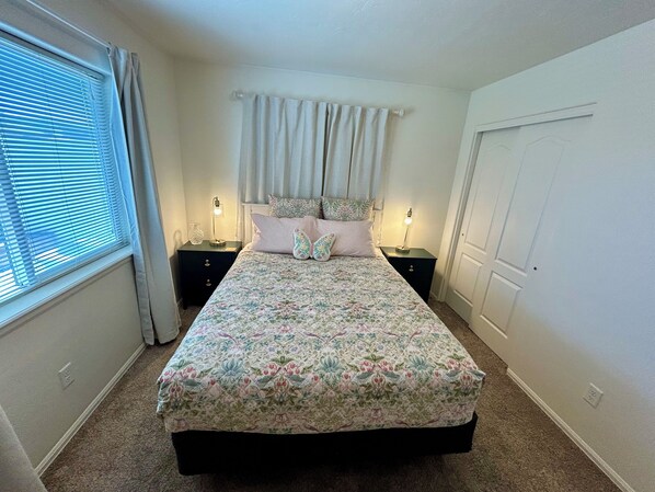 3 bedrooms, iron/ironing board, free WiFi, bed sheets