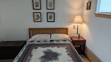 1 bedroom, WiFi (free), bed sheets