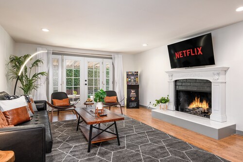CLOSE to Disney Cozy 4BR Entertainer + Arcade 
