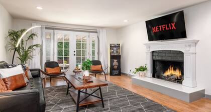 CLOSE to Disney Cozy 4BR Entertainer + Arcade
