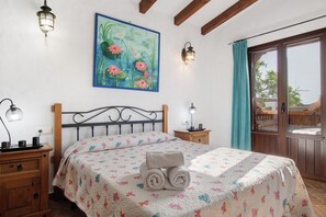 2 chambres, fer et planche à repasser, Wi-Fi gratuit, draps fournis