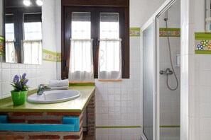 تجهيزات دش، مجففات شعر، مناشف