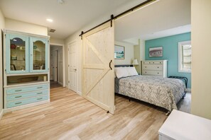 3 soverom, strykejern/-brett, reiseseng for barn og wi-fi