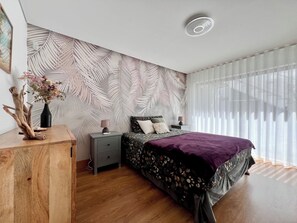 4 bedrooms, iron/ironing board